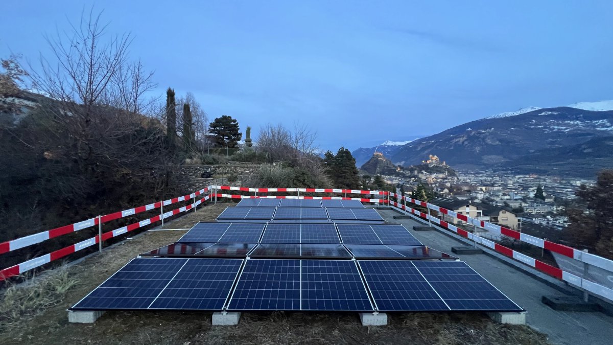Toiture solaire valaisanne, pose adaptée à la typologie du toit