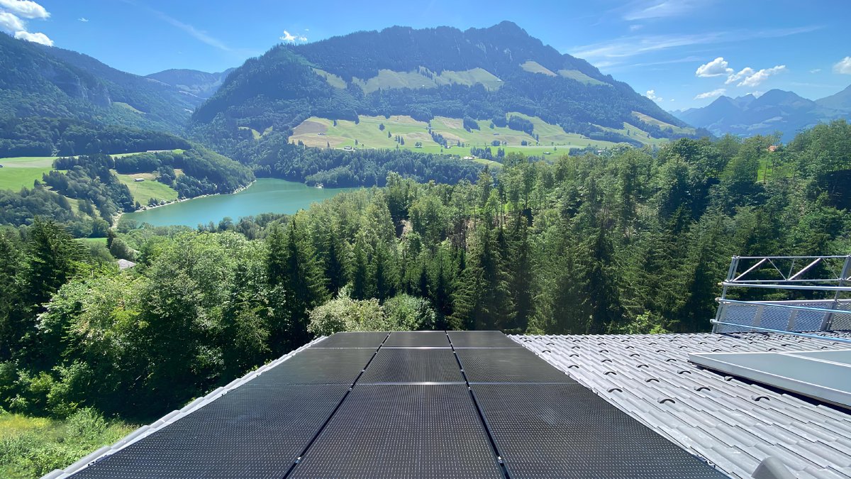 Intégration photovoltaïque architecturale sur projet valaisan, chantier Glob-Solar