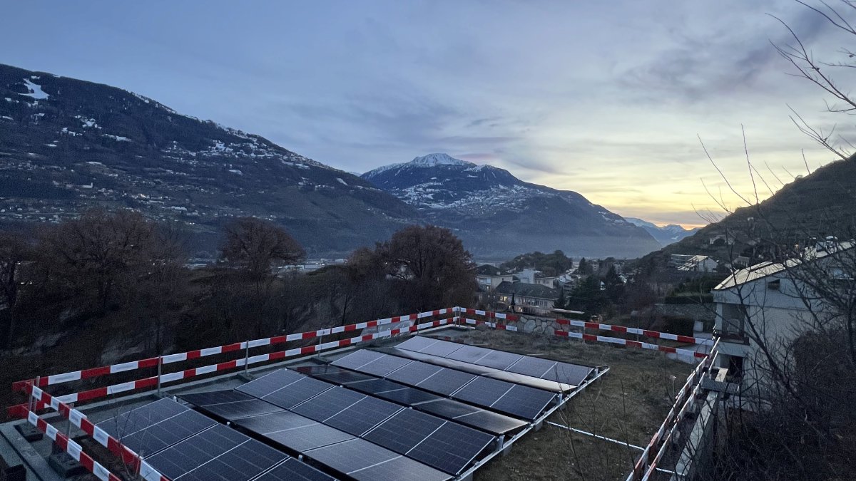 Visite technique sur toiture agricole en Valais, contrôle charpente et charge