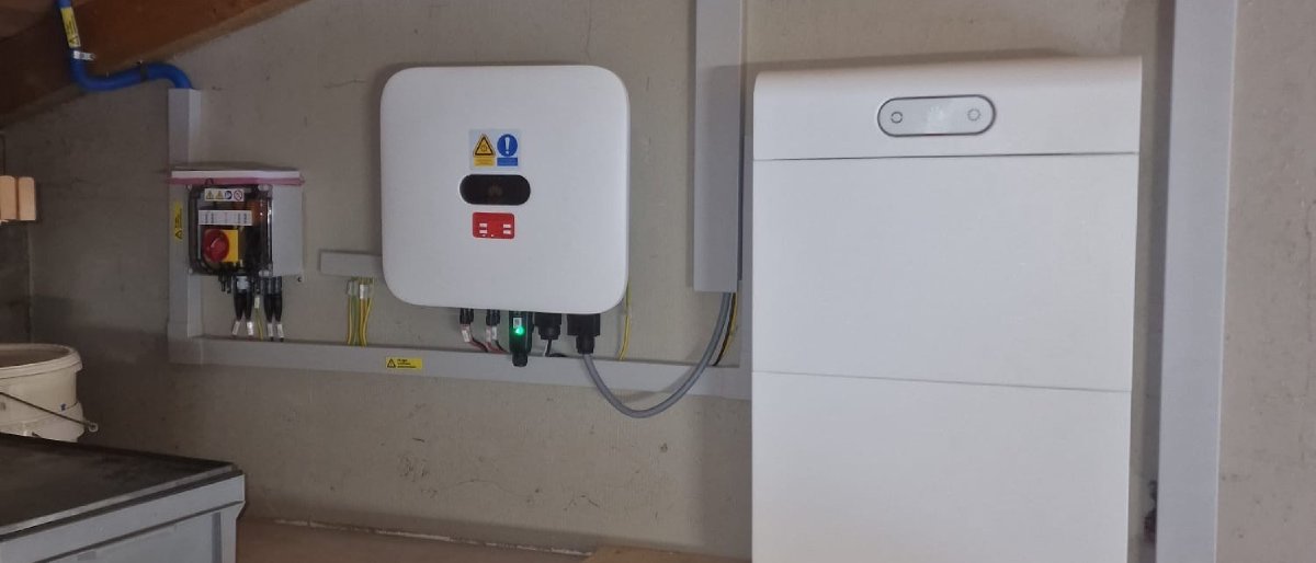 Installation photovoltaïque terminée et mise en service en Valais