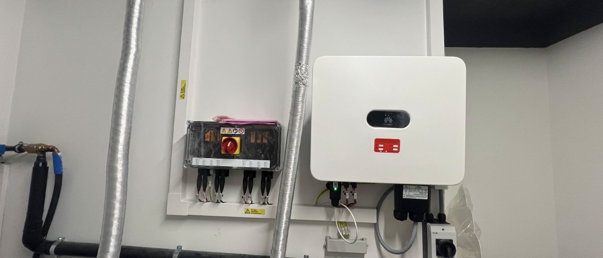 Toiture photovoltaïque complète en Valais, chantier Glob-Solar