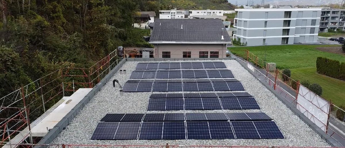 Chantier batterie de stockage solaire récent en Valais, Glob-Solar
