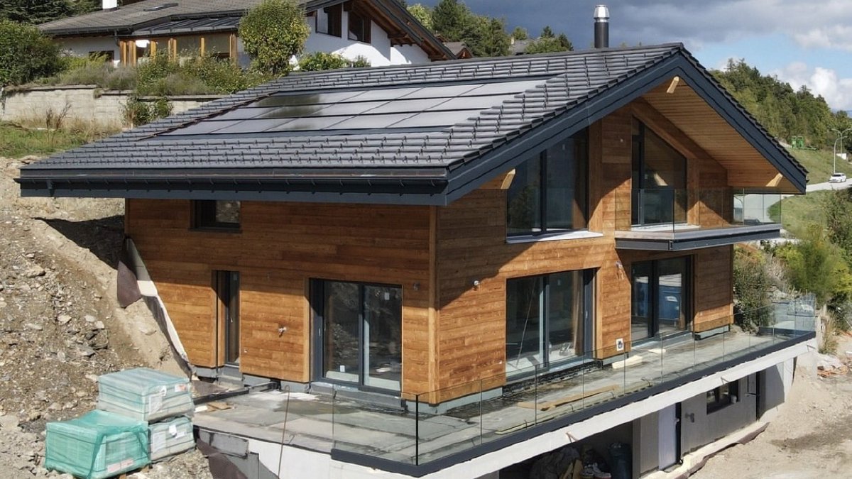 Villa valaisanne équipée de panneaux solaires, autoconsommation résidentielle